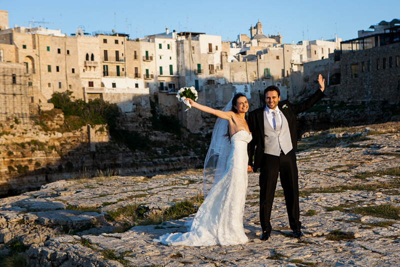 Servizio fotografico di matrimonio in Puglia, nozze a Bari. Gli Sposi in riva al mare. Il Blog di Michelino Studio, Fotografo di matrimonio in Veneto. 