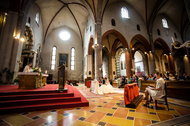 Fotografo di matrimonio a Milano, Chiesa S. Maria del Carmine a Brera. Ricevimento a Villa Borromeo. Michelino Studio, fotografo di matrimonio professionista.