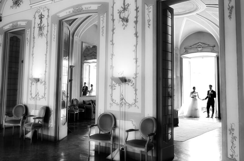 Fotografo di matrimonio a Milano, Chiesa S. Maria del Carmine a Brera. Ricevimento a Villa Borromeo. Michelino Studio, fotografo di matrimonio professionista.