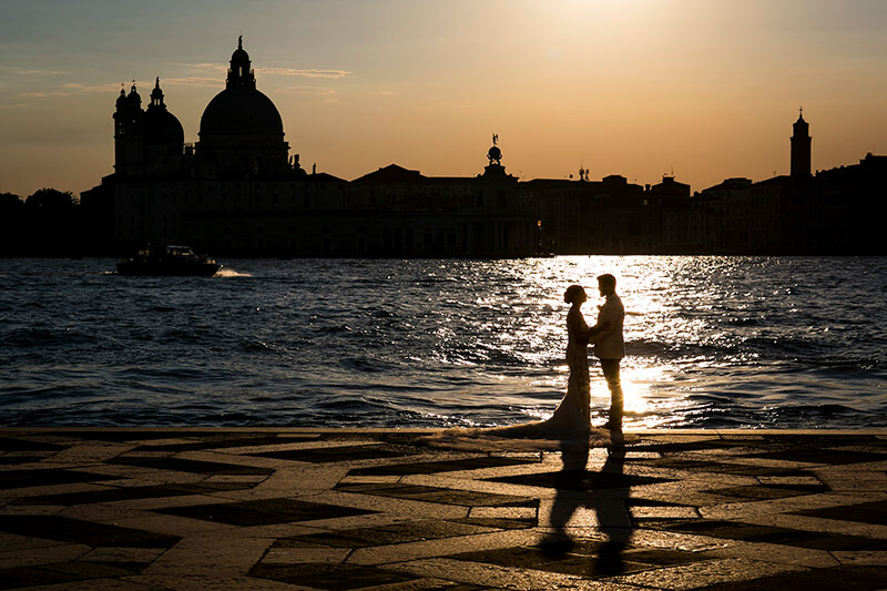 Fotografo di matrimonio a Venezia. Coppie di giovani sposi. Michelino Studio, fotografo di matrimonio professionista in Veneto.
